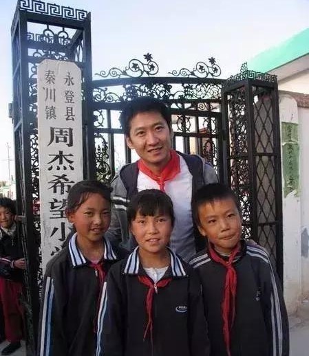 林心如和周杰怎么了有什么矛盾舌吻事件吗 周杰的近况成亿万富翁