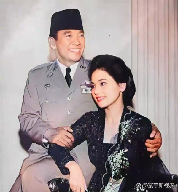 1959年，印尼总统苏加诺访日...@影视放映厅的动态