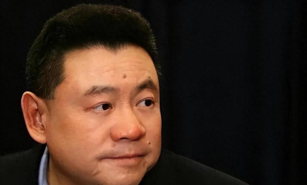 甘比：46岁娱记如何成为百亿富豪刘銮雄最后归宿