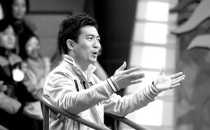 黄健翔忆往事自曝曾是大舌头 支持主持人明星化