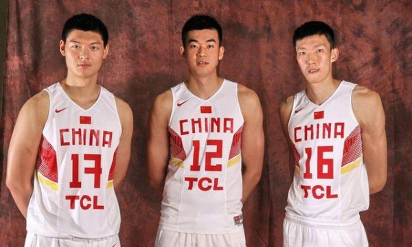 数据比周琦好,成名比周琦早,王哲林为何去不了NBA?