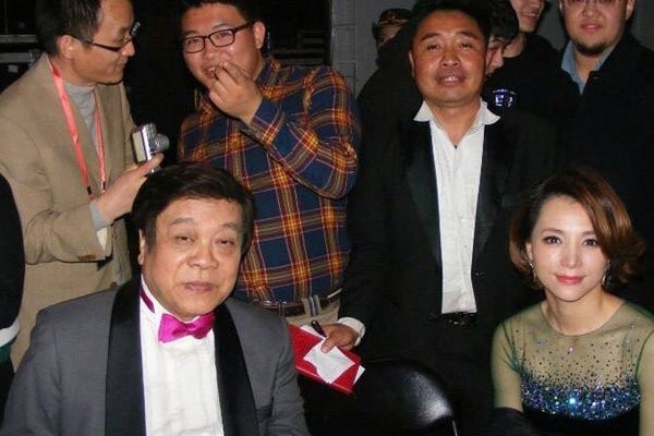 董卿赵忠祥是怎么回事 董卿成为央视一姐很多人不服气