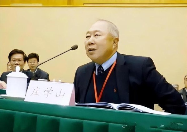 香港豪门千金嫁穷表哥，丈夫后来成为首富，她却因病去世无福享受