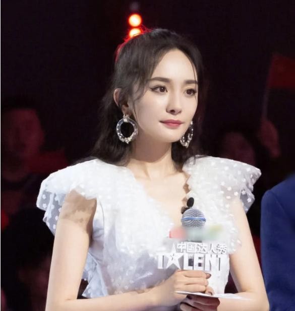 公司又做了什么？怎么杨幂和迪丽热巴的粉丝都在骂嘉行
