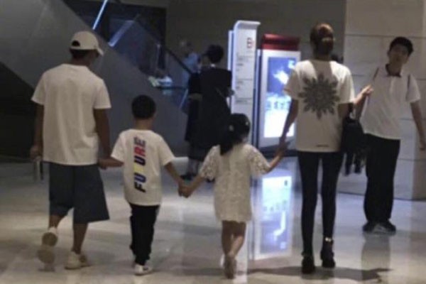 王宝强已经走出失败的婚姻 恋爱标准还是没有变依然是小美女