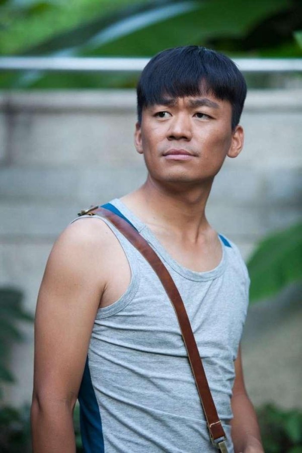 王宝强终于有了新欢，还慷慨送豪车，两人的关系原来早有猫腻