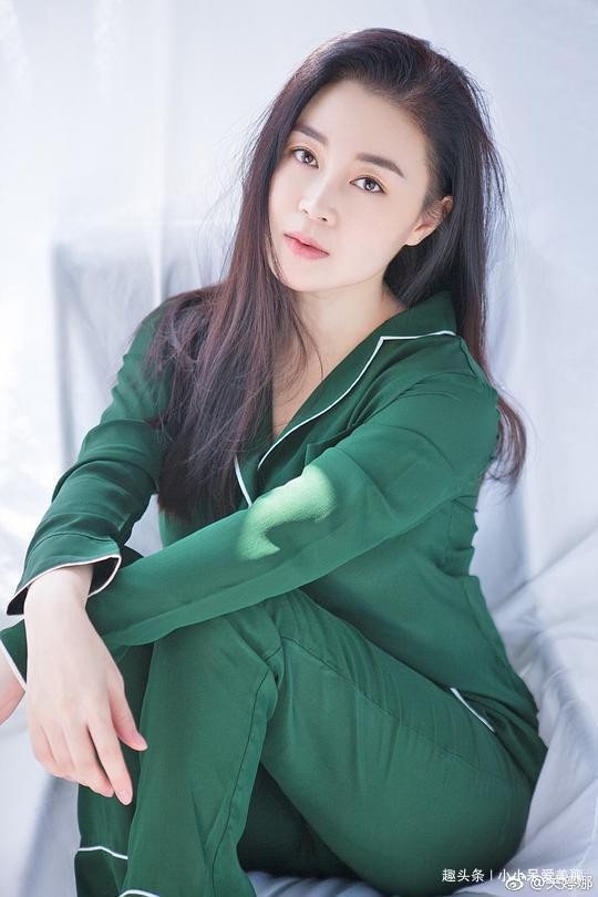 36岁关婷娜近照曝光，婚姻状况已成谜