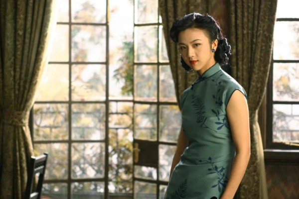 汤唯与田雨分手17年：她和老公分居生活，不离婚独自带娃，他现状怎样？