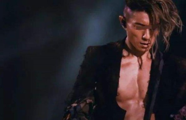 揭秘男演员“女友认爱秒删”背后的故事