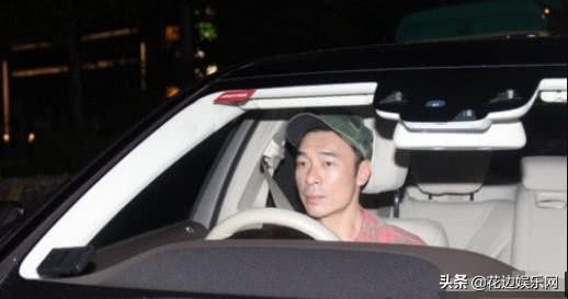 许志安出轨风波后首现身！主动讨好狗仔，被问及黄心颖还面露笑容