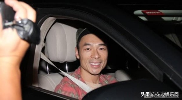 许志安出轨风波后首现身！主动讨好狗仔，被问及黄心颖还面露笑容
