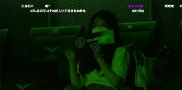 电竞女粉颜值都这么高了？LCK现场，“IU”来看Faker比赛
