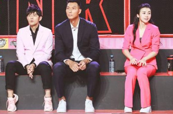 NBA主持人张曼源现状，与多位球员关系融洽，继承妈妈的遗传基因