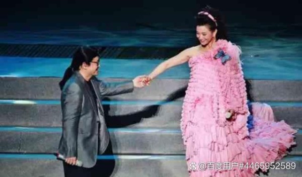 宋祖英将亲戚保姆送监，母亲质疑：惩戒亲人何必残酷？