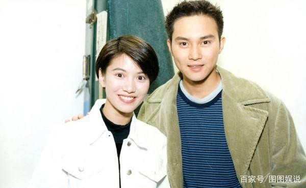 一家三口逛街，张智霖全程与儿子交流，袁咏仪却被冷落