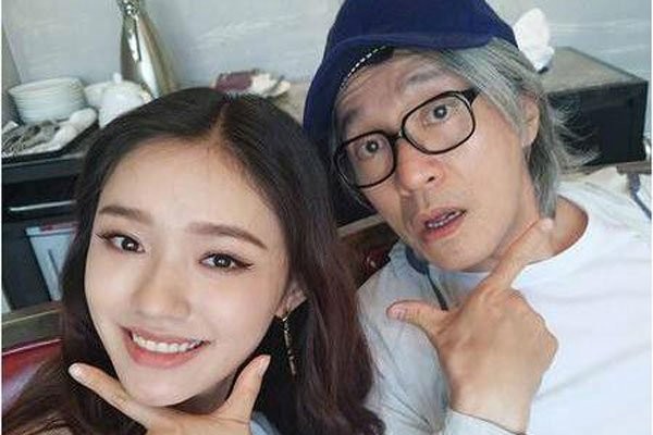 林允向胡一天道歉 周星驰可能是把她当成女儿了吧