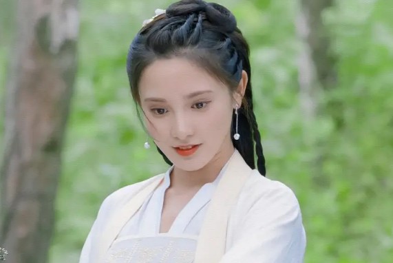 彭小苒是不是整容呀前后对比照，彭小苒整容黑历史扒皮