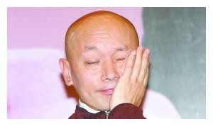 明星一天睡多久？张艺兴困得晕倒