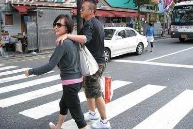 娱乐圈明星的宠妻之道，恩爱典范展现的甜蜜爱情