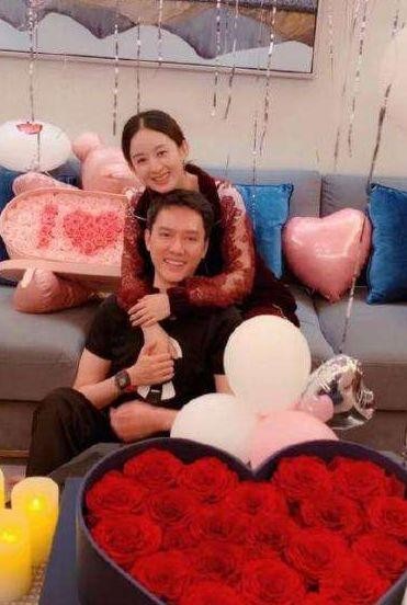 明星情侣秀恩爱瞬间，李晨范冰冰现场撒狗粮，霍思燕满满幸福！