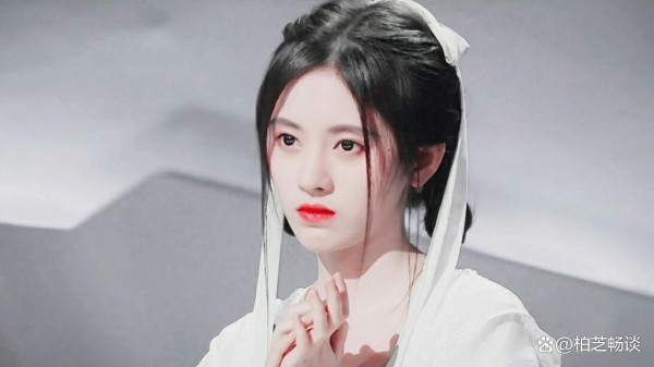 鞠婧祎：公关热度下的挑战与演艺实力的未来展望