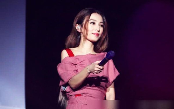 娱乐圈七大人美歌甜的女星，田馥甄Hebe只能排第四