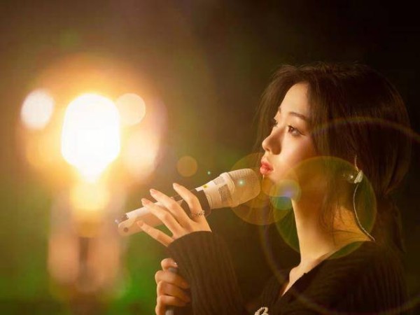 你是我的一束光：音乐才女单依纯的银幕首秀，给人不一样的视听享受