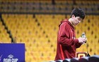 杨瀚森完成赴美第一练 训练师纠正其投篮手型