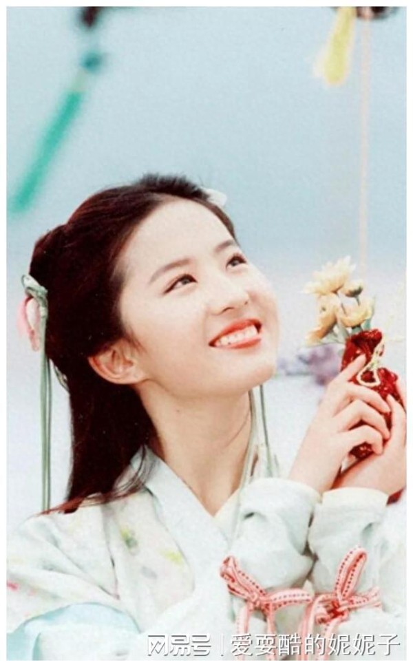 刘亦菲居然扛住了央视的滤镜，“神仙姐姐”的颜值一如既往