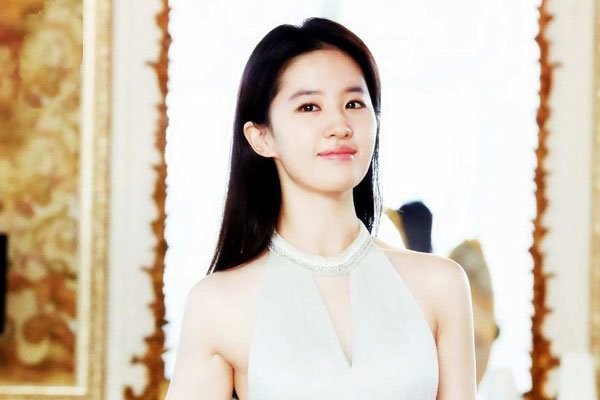 刘亦菲老公有了吗 隐藏新恋情男友圈外人