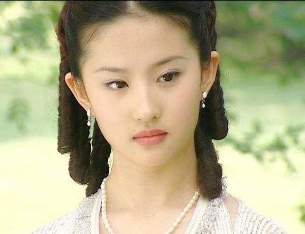 刘亦菲饰演的角色，你认为哪一个才是你心中理想的女神呢
