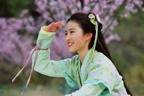 刘亦菲饰演的角色，你认为哪一个才是你心中理想的女神呢