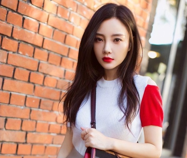 李小璐和贾乃亮为什么离的婚 李小璐和贾乃亮离婚婚变分手的原因是什么