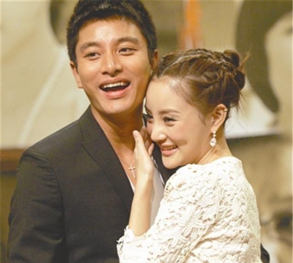 贾乃亮李小璐真的离婚了？协议书曝光，女儿归李小璐