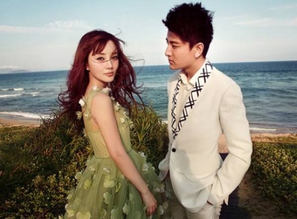 李小璐贾乃亮被曝离婚怎么回事？李小璐带甜馨日本游玩不见贾乃亮