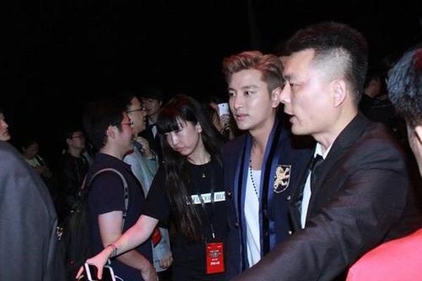 贾乃亮新恋情是谁 不允许前妻结婚自己在做什么