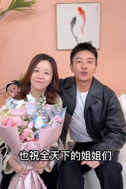 21年演艺生涯，贾乃亮首次透露不止一位姐姐，还有一位次姐和妹妹