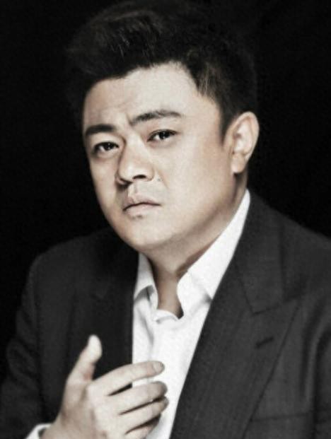 40岁贾乃亮遭遇“去世”谣言，澄清后又因高亮离世被误解