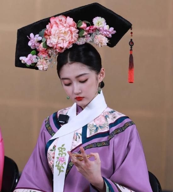 8位顶流小花的清宫戏造型！关晓彤娇美赵丽颖柔美，刘亦菲绝了