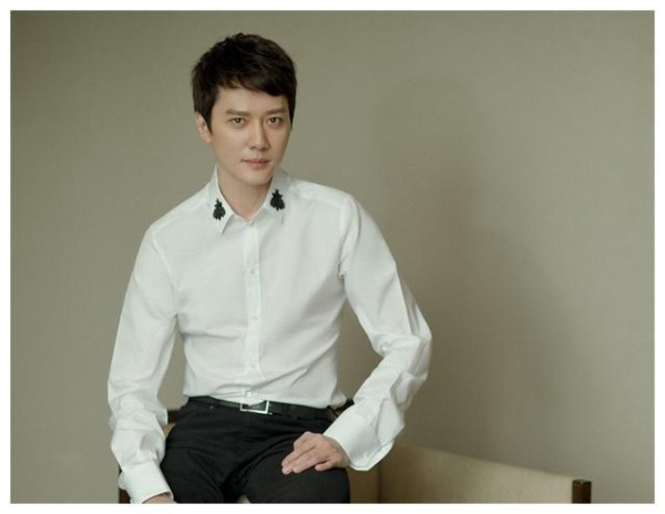 冯绍峰谈育儿经，每天教儿子喊爸爸，颖宝每4小时给儿子喂一次奶