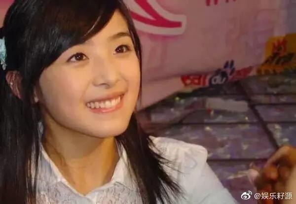 十大傻白甜女明星，赵丽颖最出名，谭松韵不老，张含韵16年不变