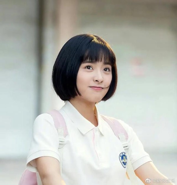 十大傻白甜女明星，赵丽颖最出名，谭松韵不老，张含韵16年不变