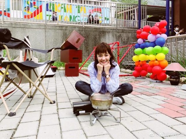 十大傻白甜女明星，赵丽颖最出名，谭松韵不老，张含韵16年不变