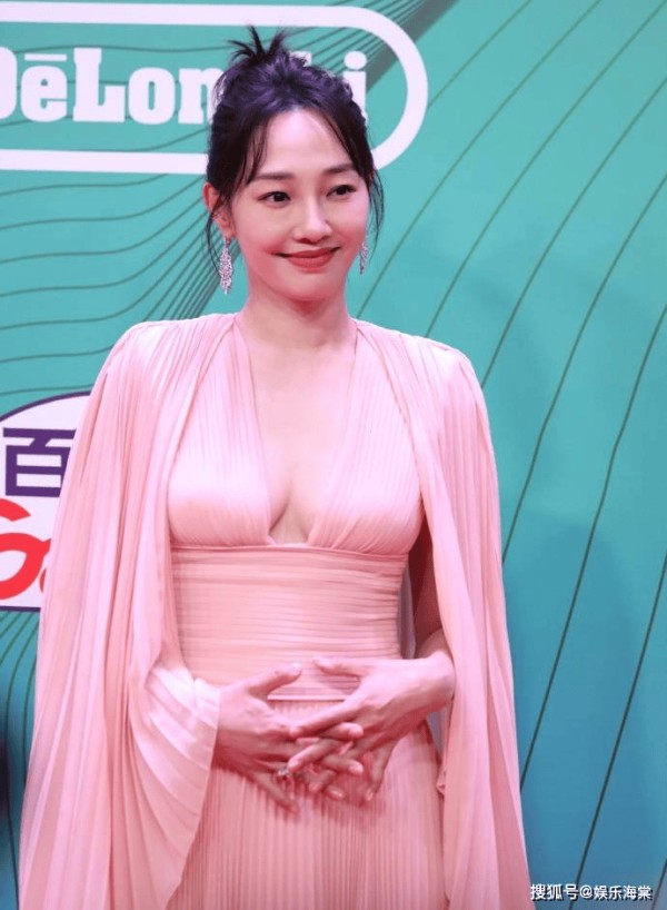 白百何首晒二胎儿子：从争议到新生，她的人生正在重启