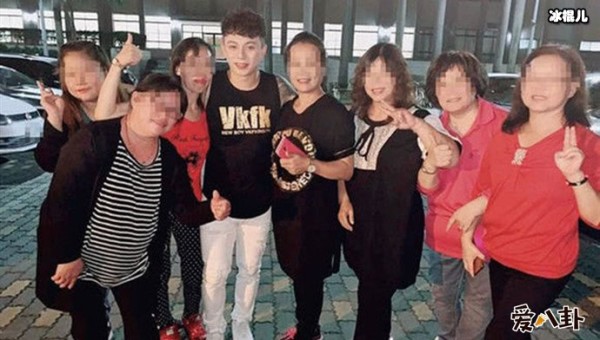 歌手艺人被曝诈骗，和一中年妇女恋爱乘机诈骗百万！