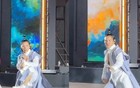妈呀！向佐又出惊悚造型！你看把路人给吓的！笑死人了