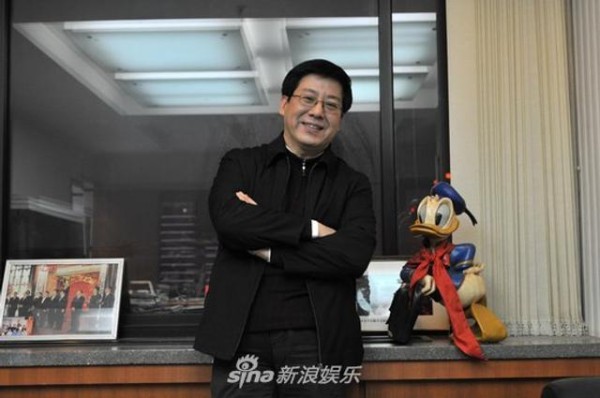 周艳泓携百位明星祈福地震灾区