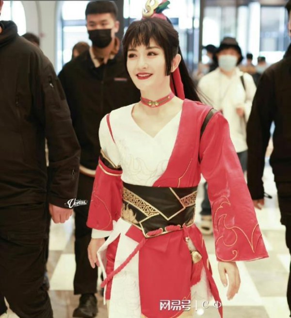 张杰带女儿探班谢娜! 女儿鼓励跳舞失利的谢娜! 羡慕爱情的烟火气