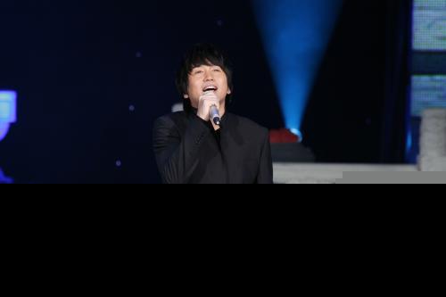 每次登台都唱同一首歌，10位歌手一首歌吃一辈子，你能想到谁？