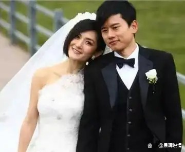 独家揭秘：明星们的“恋爱史”，哪个最让你意想不到？